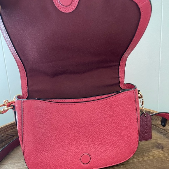 Pink coach crossbody bag - Picture 2 of 8